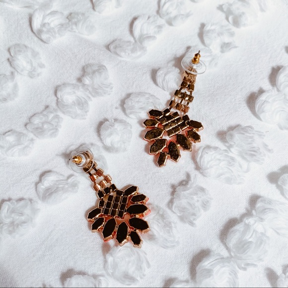 Francesca’s | Chandelier Earrings in Rose Gold - Picture 3 of 4